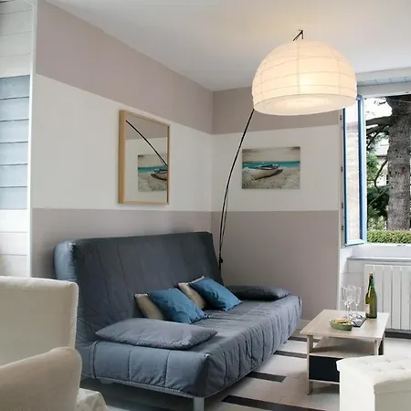 Comme A La Maison Apartment *