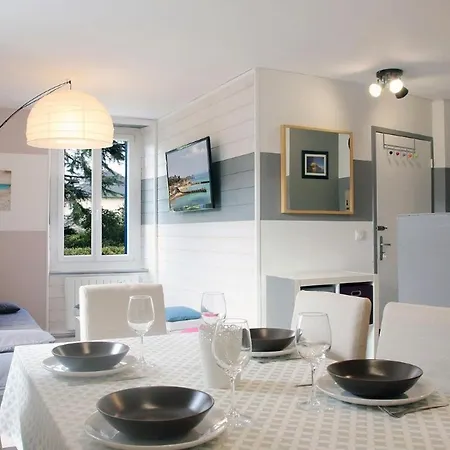 Comme A La Maison *